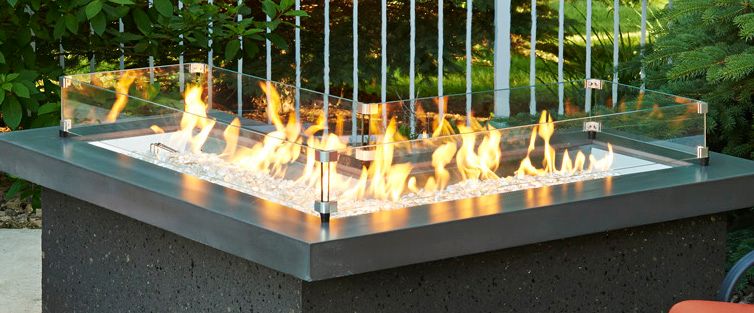 Linear L-Shaped Glass Wind Guard: 44.6" x 44.6" x 5.76"GG-1242L