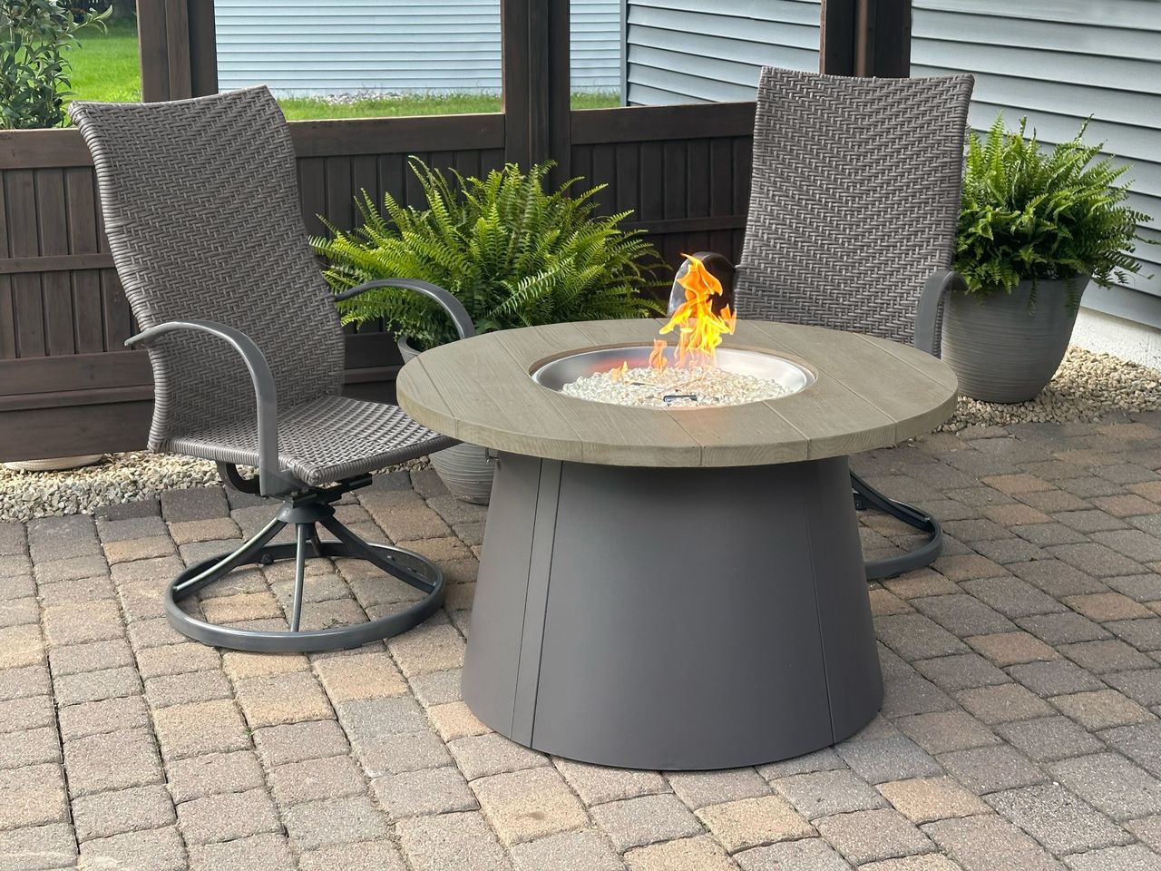 Cirvalo 41" Round Gas Fire Pit Table with Smokey Oak Top & Charcoal Grey Base CIR-41-SOCG-K
