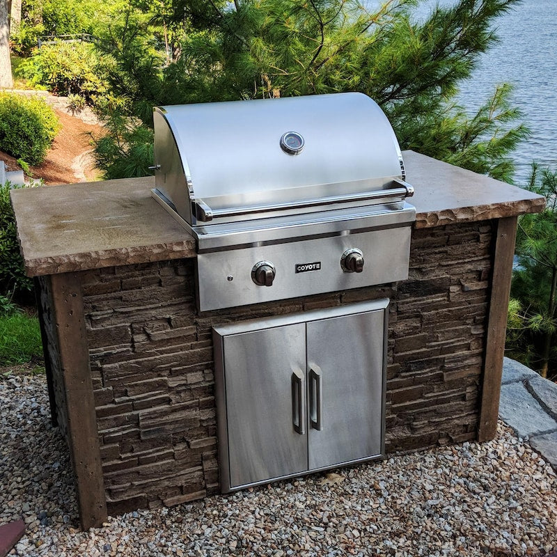 Coyote Ready-To-Assemble 5 Ft Outdoor Kitchen Island With 28-Inch C-Series Natural Gas Grill (Ships As Propane With Conversion Fittings) - Stacked Stone/Brown Terra - RTAC-G5-SB-C1C28NG